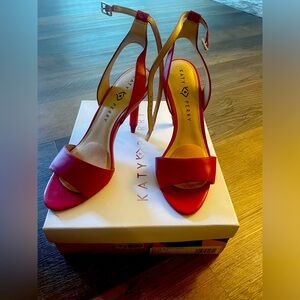 Back to school Katy Perry 4” heel size 10